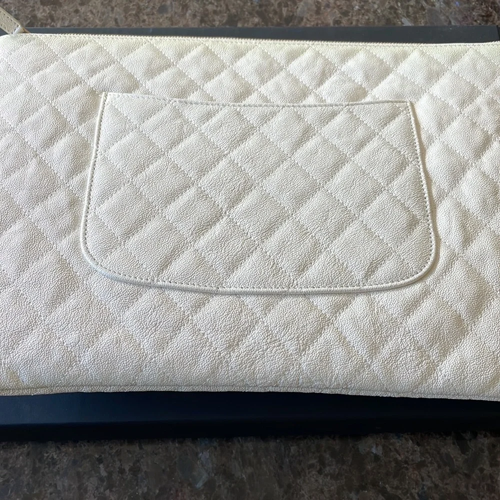 Chanel extremely rare iridescent white caviar o case clutch bag large 13x9 wrist